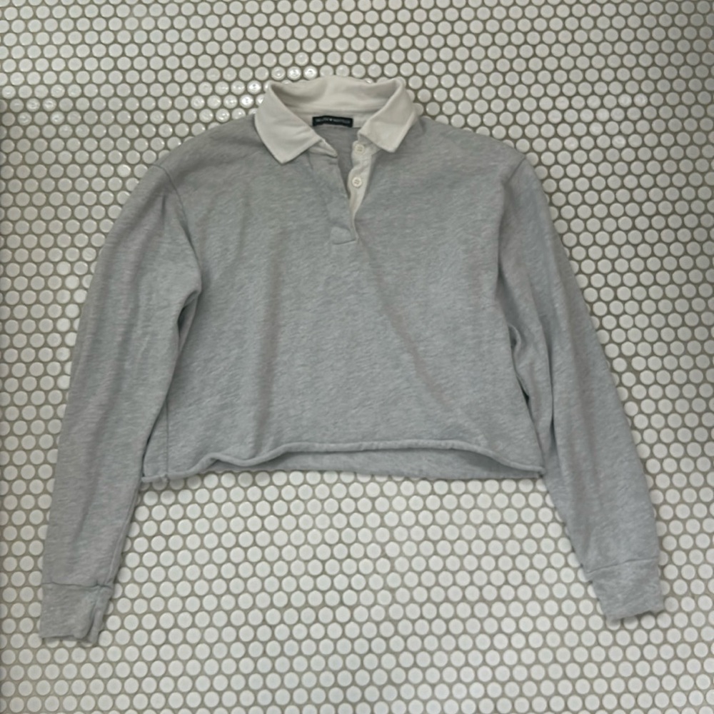 BRANDY MELVILLE cropped long sleeve collared shirt